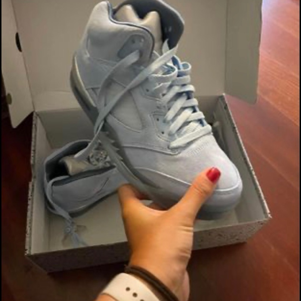 Only worn once!! UNC blue Jordan’s, still in box